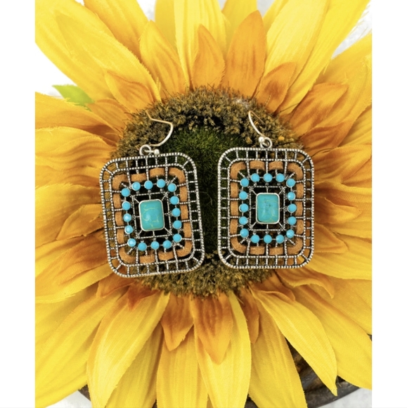 Jewelry - NWT Beaded Retangle Earrings